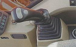 Daewoo Solar 225 NLCV - Leve con tre pulsanti