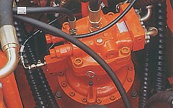 Daewoo Solar 225 NLCV - valvola di blocco montata